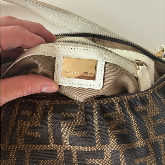 Authentic Fendi Zucca shoulder bag - Picture 6 of 15